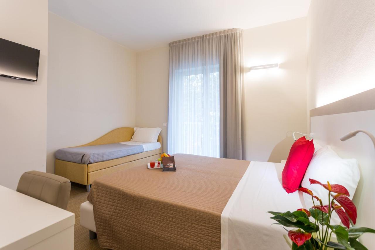Hotel Amicizia Rimini Dış mekan fotoğraf