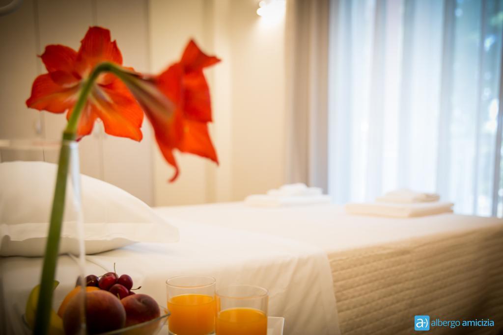 Hotel Amicizia Rimini Dış mekan fotoğraf