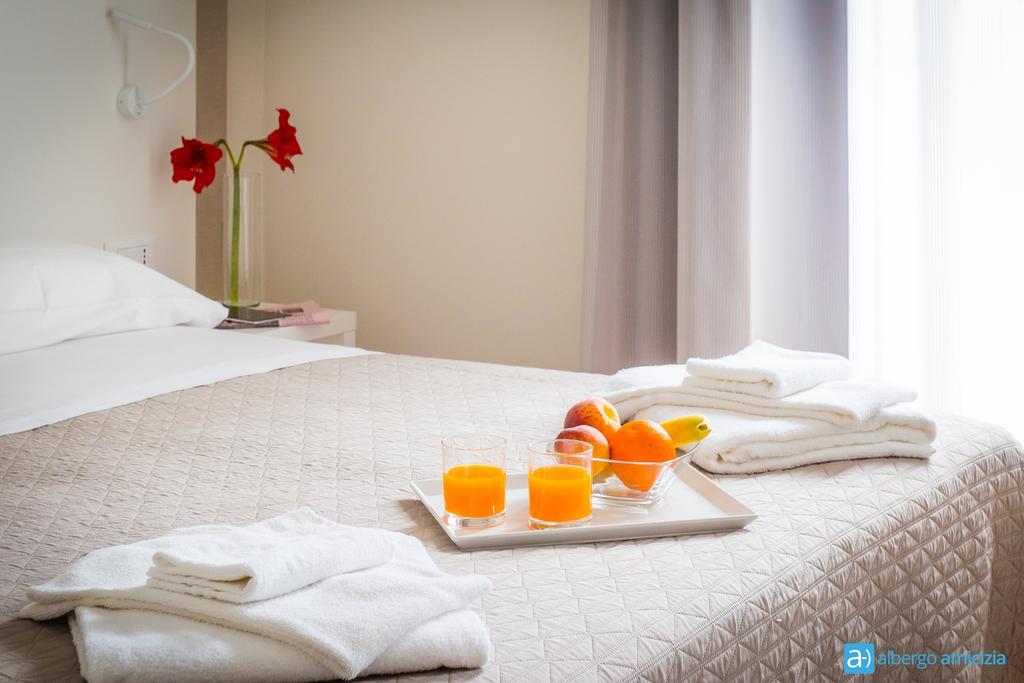 Hotel Amicizia Rimini Dış mekan fotoğraf