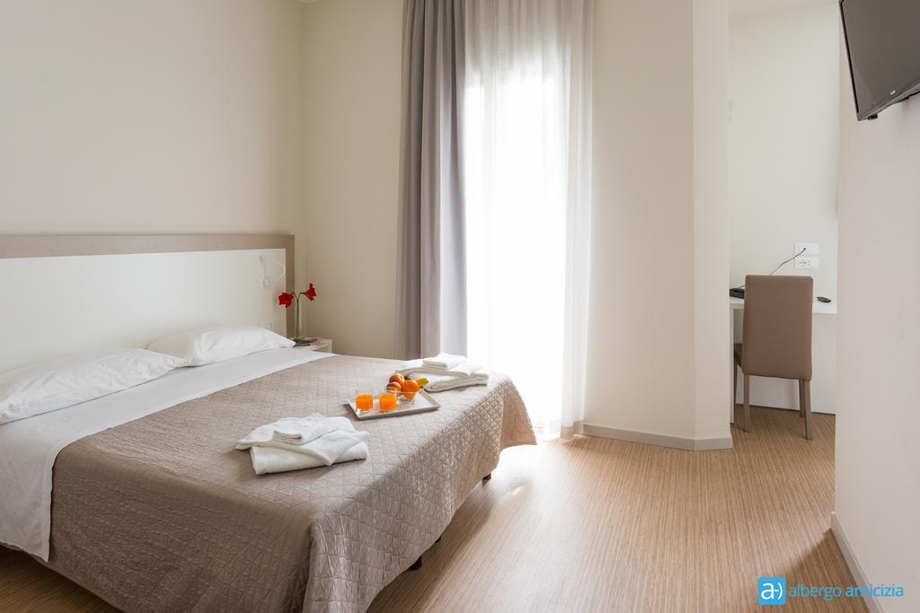 Hotel Amicizia Rimini Dış mekan fotoğraf