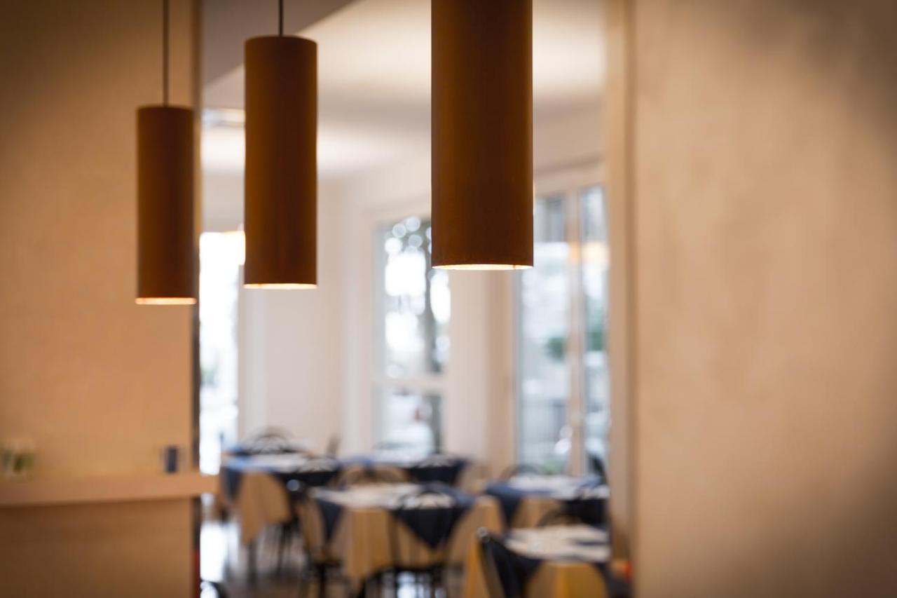 Hotel Amicizia Rimini Dış mekan fotoğraf